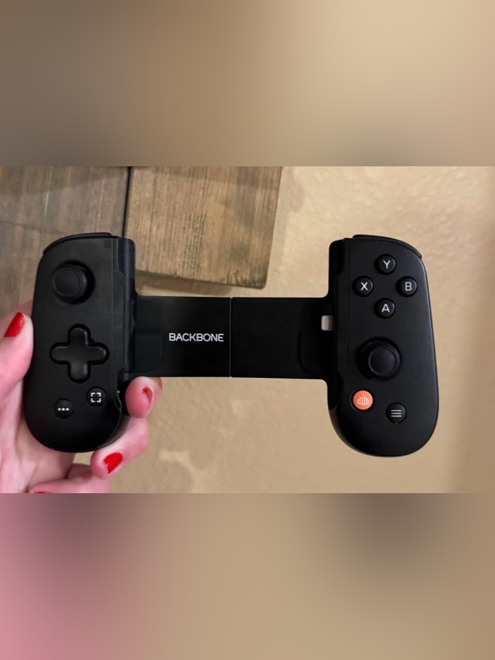 BACKBONE Expandable Mobile Gaming Controller – Black